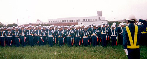 �ԉΑ���O�ɑS�����ɑ΂��P��