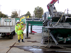 �S���ڋߐ��ł̏d�@�U����